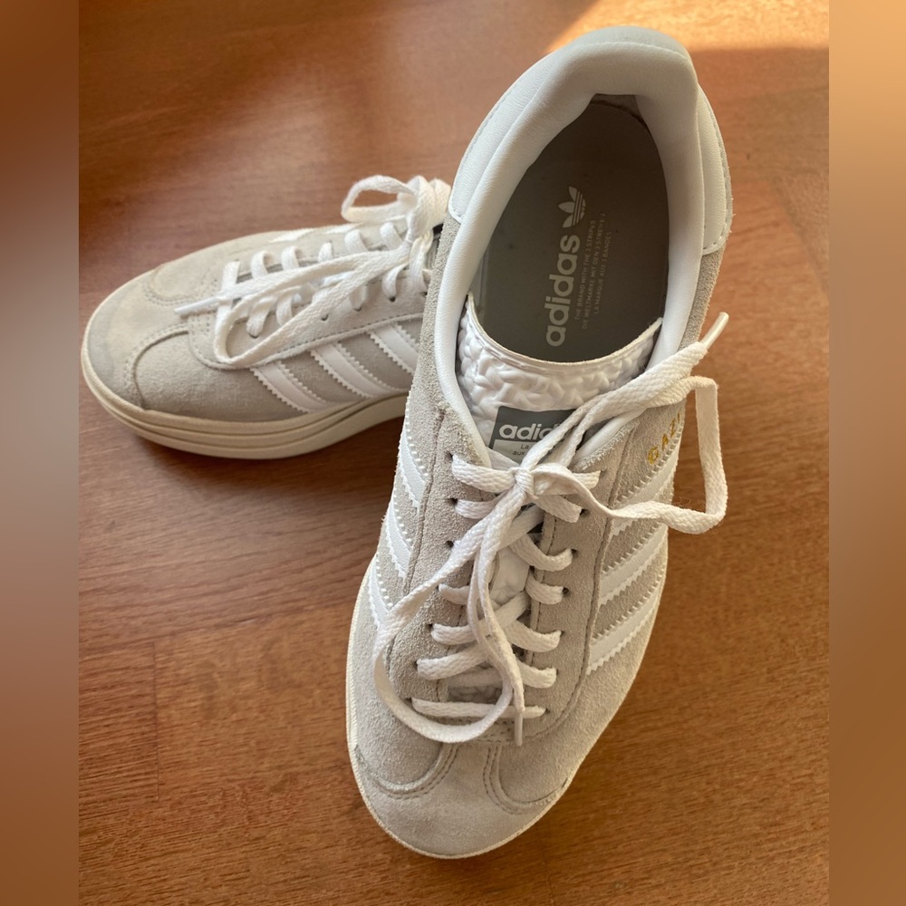 Adidas Original Gray Gazelle Platform Gym Shoe, Size 7.5.